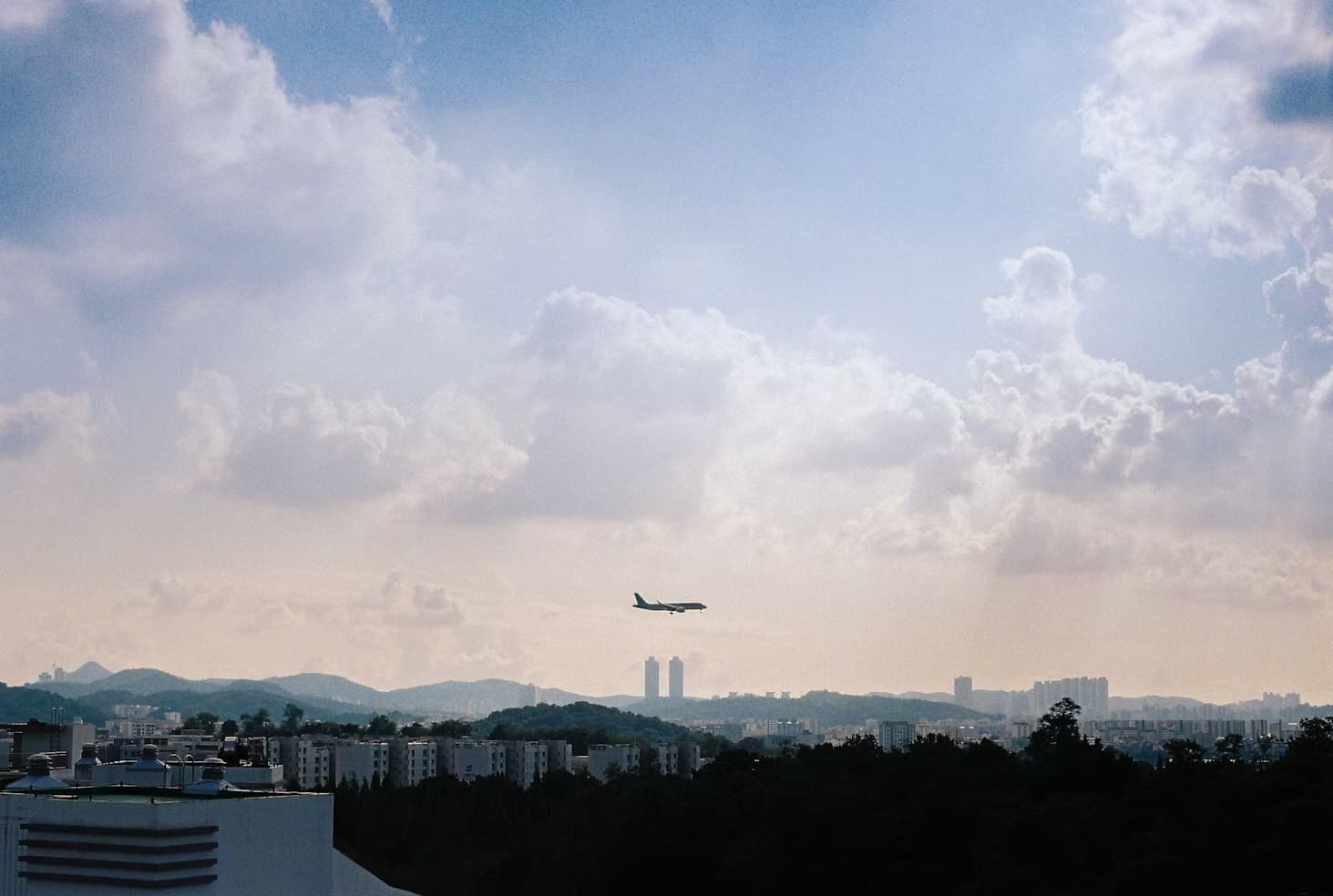 Casas Cerca de Aeropuertos: Pros y Contras